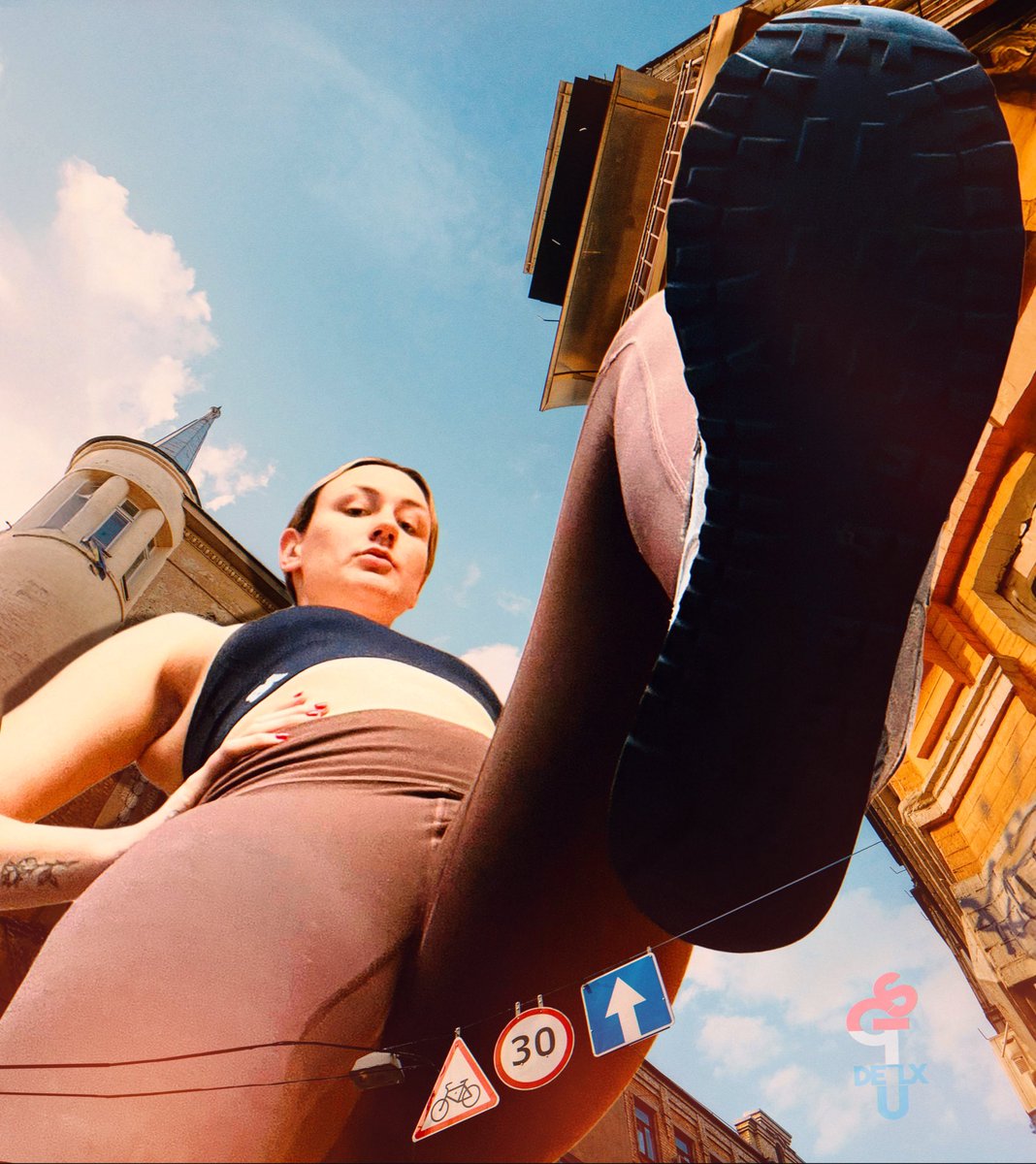Do I really need to remind who’s in charge here? <a href="/iwantblondi/">BLONDI🌸</a> 

#giantess #tallgirls #amazons
