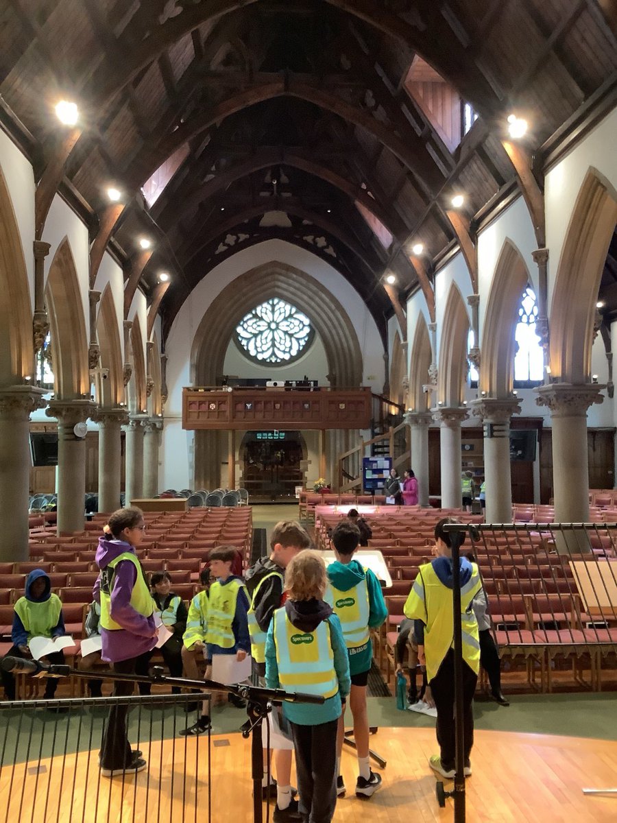 StAugustinesTW's tweet image. Year 5/6 pilgrimage to St John’s Church for our #jublieeyear @kcsp_academies @RC_Southwark @rcaoseducation #pilgrimsofhope