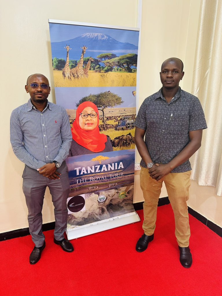 Mkuu wa Wilaya ya Arumeru.😅🇹🇿 Familia.✊🏼