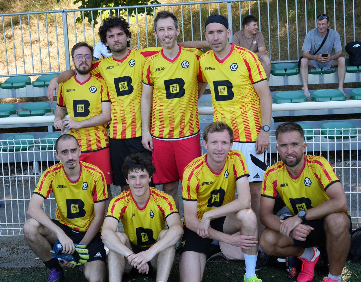 Chaleur écrasante et une humble 10ème place obtenue, sur 20, au tournoi annuel du @steaua_franta pour nos Sang &amp; Or ! 

Merci particulier à @florinel_marchis pour l’organisation. 🤝🙏