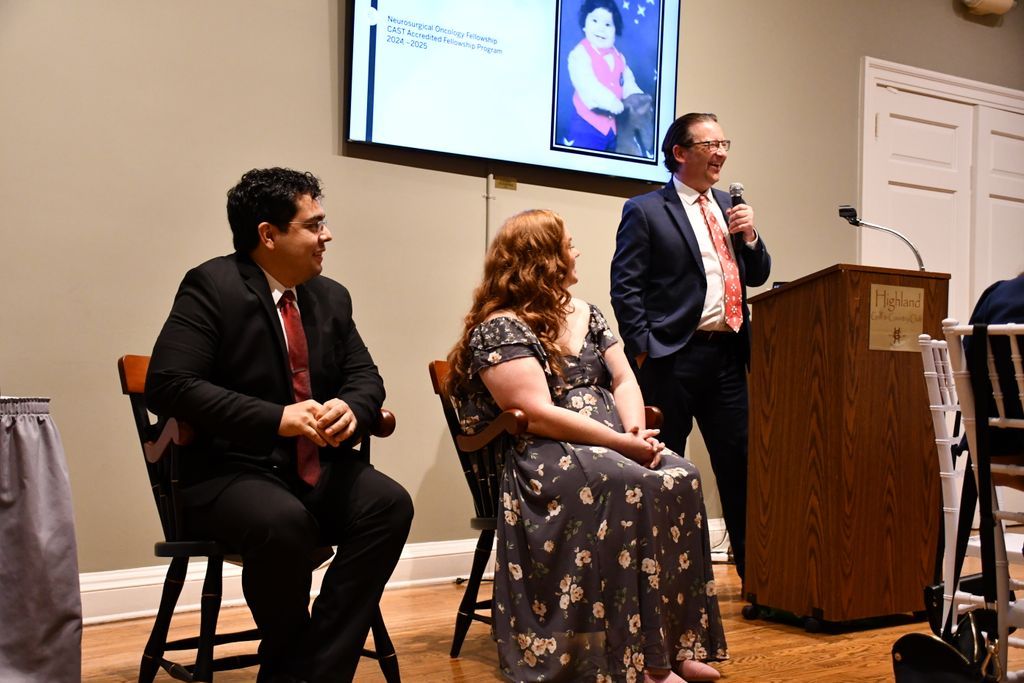 Neurosurgery_IU's tweet image. More snaps from the department of neurological surgery's graduation dinner in celebration of Hailey Budnick, MD, and Josue Ordaz, MD! 📸