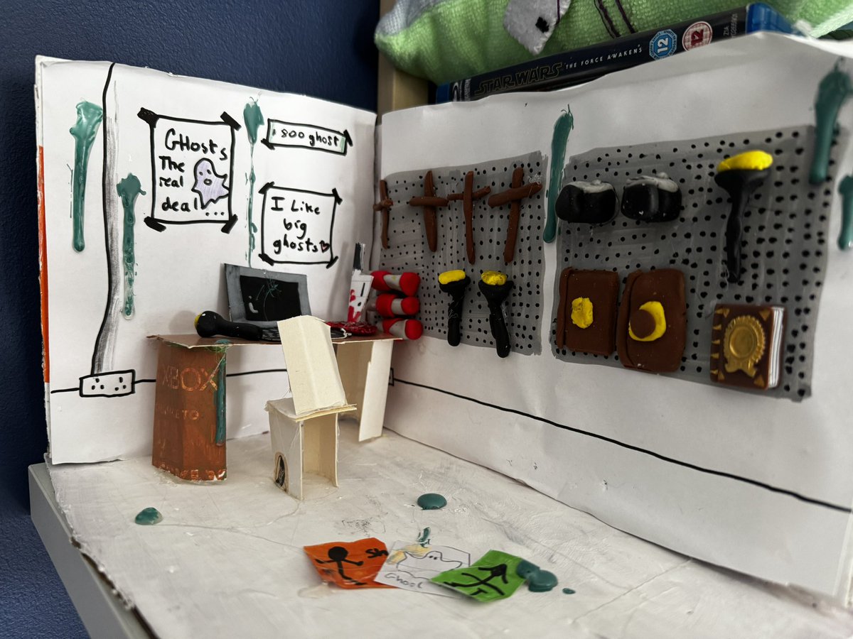 DidiusFalco76's tweet photo. My daughter made me a Phasmo van diorama. She’s knows I love the game and watching @theskizzleman @impulseSV @GeminiTayMC and Grian play. 
PS: The green parts are because the vans been “slimed” https://t.co/6ilYQBm3e1