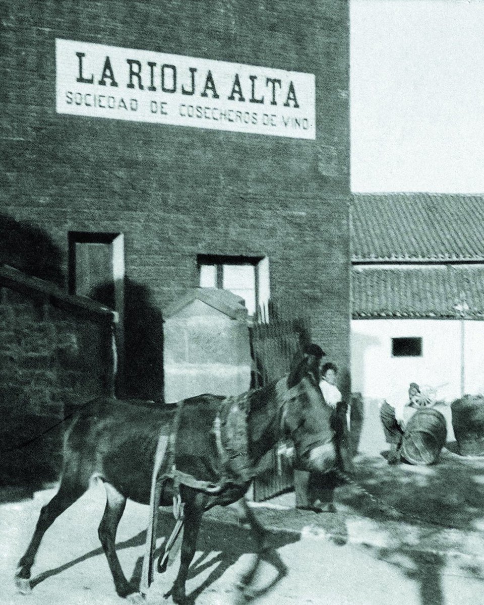 This region sure looked different back in 1890 when five Riojan and Basque families founded Sociedad Vinícola de La Rioja Alta in Haro’s Station District.
But one thing hasn’t changed. Our passion for crafting the world’s finest wine!