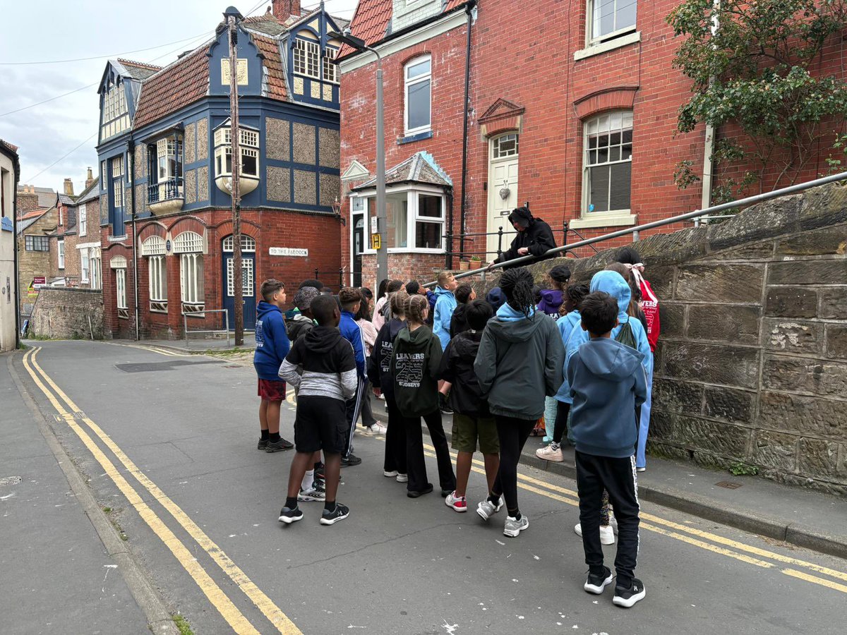 An evening of walking along the pier and hearing the history and ghost stories of Whitby 👻