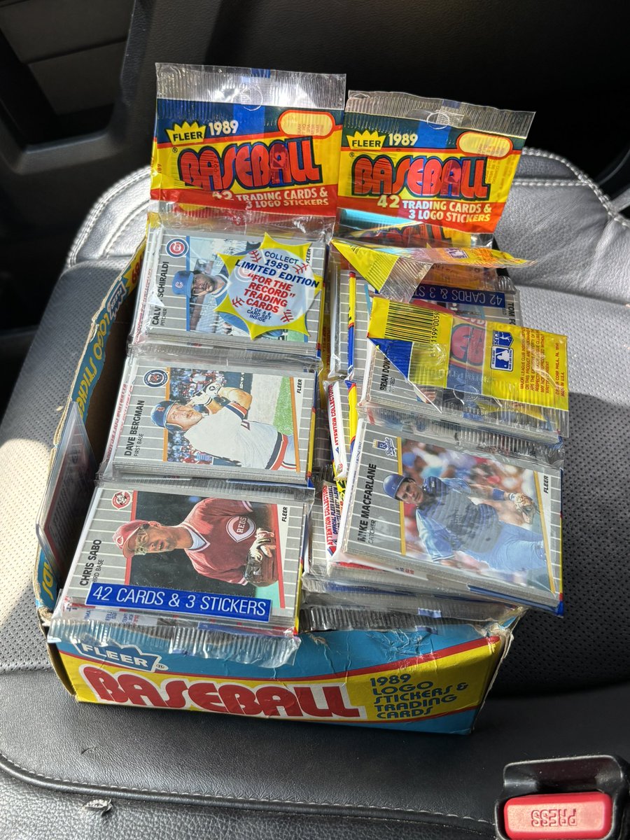 TL_Cards's tweet photo. Picked up 22 of these at $5 a pop. We shall see. @JunkWaxHeroes @CardPurchaser https://t.co/8CCanue05o