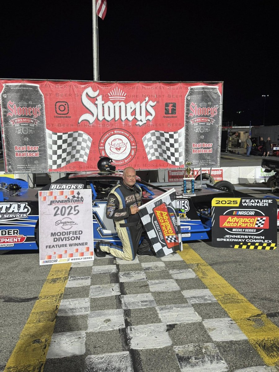 CertifiedLift's tweet image. 🏁 Congratulations to Doug Glessner on picking up his first win of the season in the Certified Lift Specialists' #17G Modified this past Saturday at Jennerstown Speedway! 💪🏆

#ModifiedRacing #JennerstownSpeedway #Team17G #CertifiedLiftSpecialists #RaceDayVictory