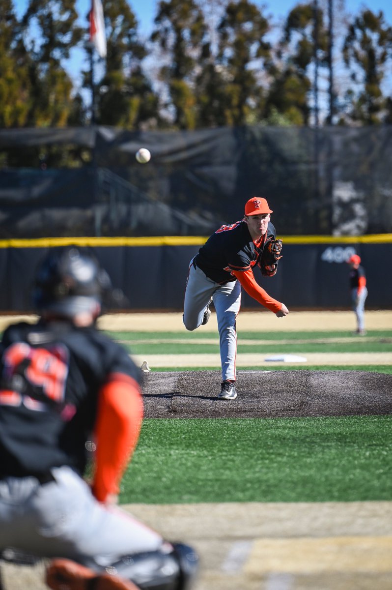 Congrats to <a href="/lkinneen5/">Liam Kinneen</a>  who was selected as the Kellogg Trophy winner given annually to the top performing freshman🔥