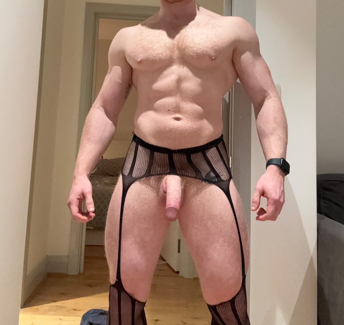 _Muscleginger's tweet photo. 🍆 or 🐱 https://t.co/hnNHXNSLXk