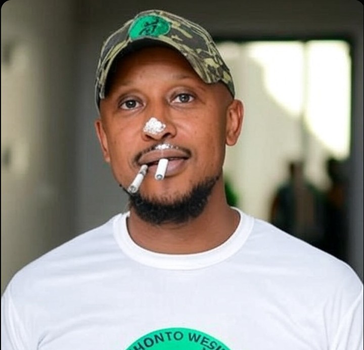 <a href="/Solphendukaa/">Thandubuntu</a> 📍