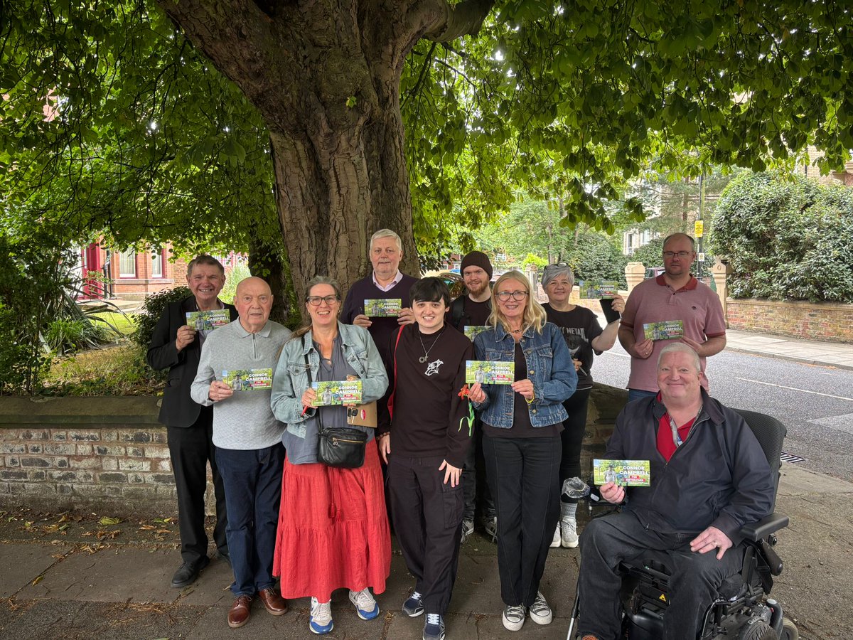 Another big <a href="/LiverpoolLabour/">Liverpool Labour</a> team out campaigning for Sefton Park candidate Connor Campbell!🌹