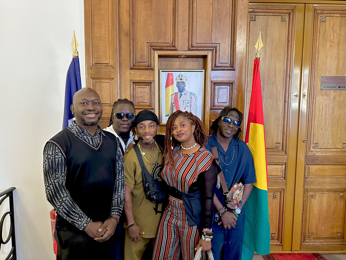 Queenrimaoff's tweet photo. 𝐌𝐞𝐫𝐜𝐢 𝐚̀ @guinee_france 𝐥’𝐀𝐦𝐛𝐚𝐬𝐬𝐚𝐝𝐞 𝐝𝐞 𝐆𝐮𝐢𝐧𝐞́𝐞 𝐞𝐧 𝐅𝐫𝐚𝐧𝐜𝐞 𝐩𝐨𝐮𝐫 𝐜𝐞𝐭 𝐚𝐜𝐜𝐮𝐞𝐢𝐥 𝐜𝐡𝐚𝐥𝐞𝐮𝐫𝐞𝐮𝐱
Fière de représenter la Guinée 🇬🇳 avec @PrixDecouvertes rfi
Prochain rendezvous : 𝟐𝟔 𝐣𝐮𝐢𝐧 𝐚𝐮 𝐍𝐞𝐰 𝐌𝐨𝐫𝐧𝐢𝐧𝐠, 𝐏𝐚𝐫𝐢𝐬 https://t.co/mYsatBQqpR