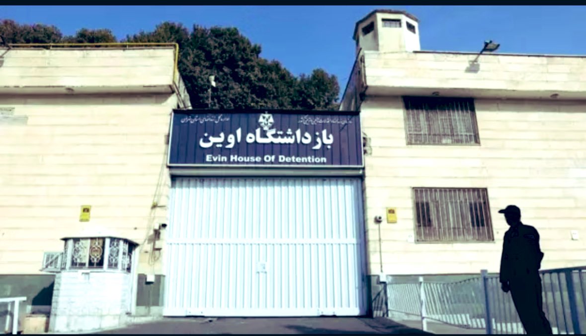 Today, the gate of #Evin Prison was bombed

News from inside is: No water, no power, in parts of the prison. Even hospital was hit.

Special forces stormed in. Now they may transfer prisoners, no one knows where. 

These prisoners are #Iran’s democratic future.

All eyes on Evin!
