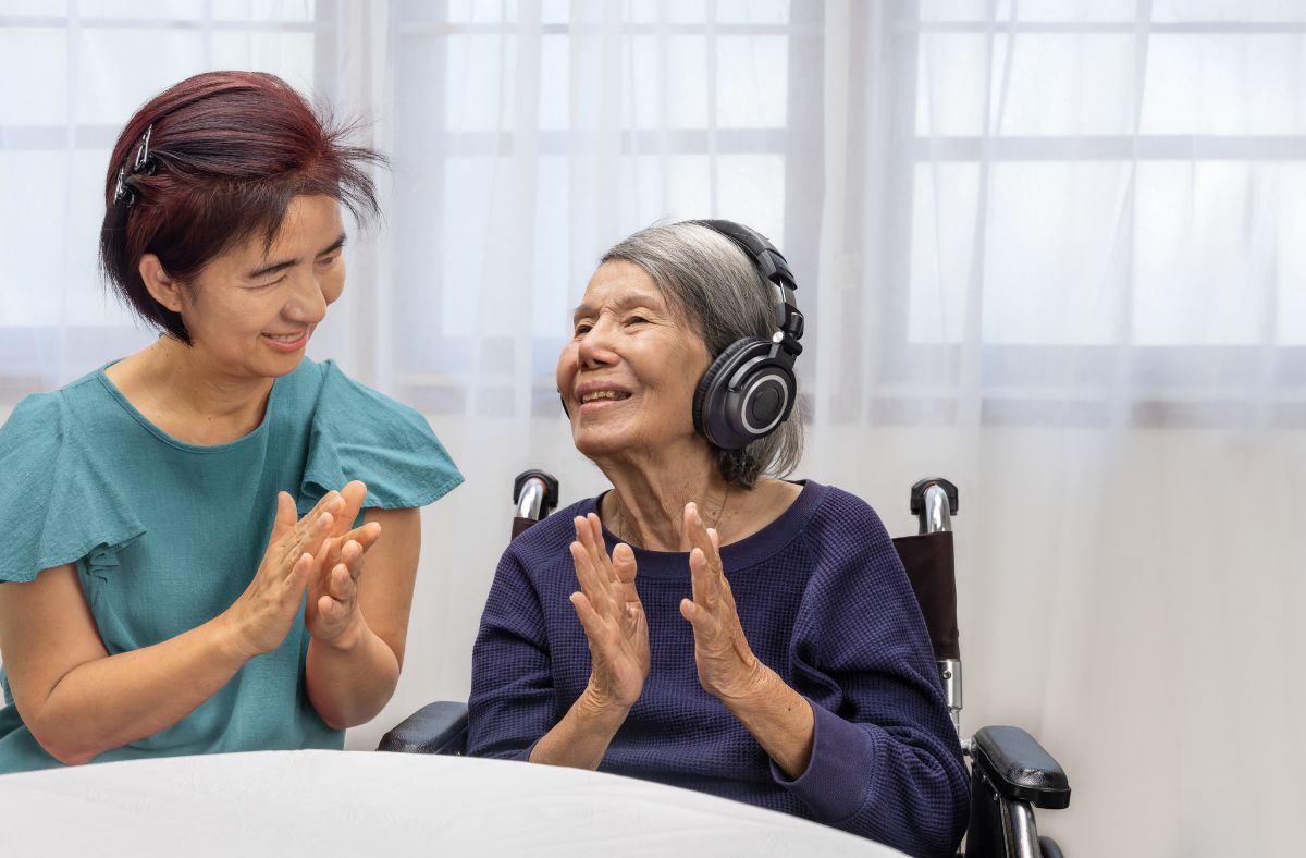 Supporting a Loved One with Dementia 💙
Caregiving is tough—but you’re not alone. Get tips, emotional support &amp; tech tools to help:
🔗 bridgingapps.org/dealing-with-a…

#DementiaSupport #Caregiving #AssistiveTech #BridgingApps #AlzheimersAwareness