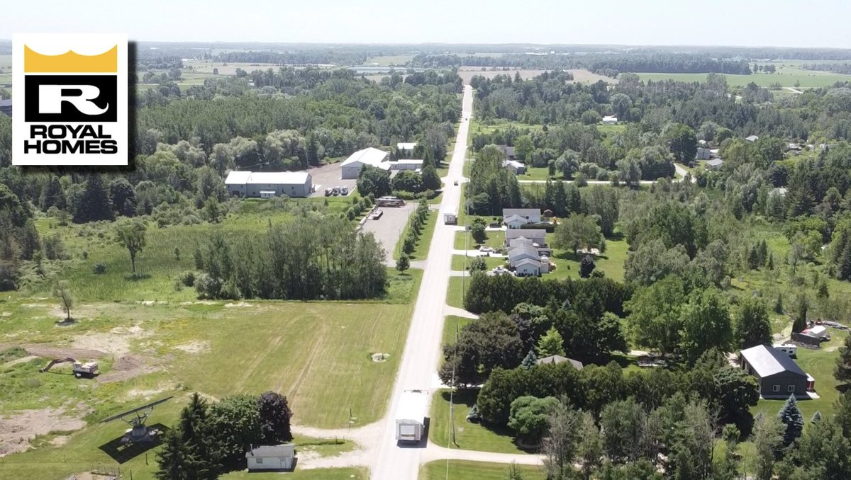 RoyalHomesCan's tweet image. A custom home departs our Wingham production facility!

2 prefab modules headed for a new foundation in Blenheim! 

Just about wherever you have a lot in Ontario, we deliver.

#custombuilder #modular #since1971 #prefab

1-800-265-3083

🏡🚛 royalhomes.com/locations/