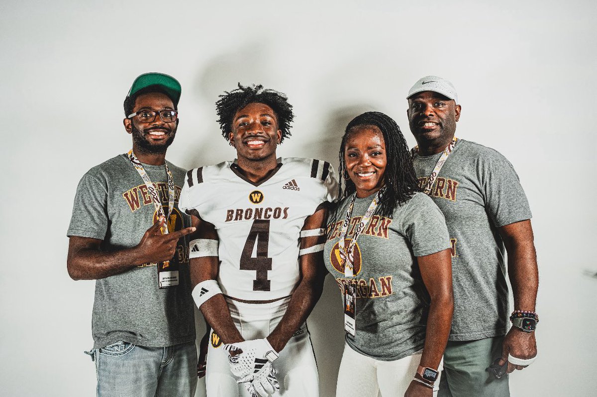 MooreBrodon's tweet image. WMU is home🤎💛 @CoachLT39 @NickColeman_1 @Coach_OLeary @neohiohsfb @TheJEAcademy @SEHS_FOOTBALL @WMU_Football