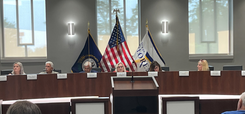 📢 The new #FlorenceKY budget was passed at Tuesday’s Council meeting! 💼 Curious what’s ahead?
🎥 Watch the State of the City &amp; Budget Address on YouTube: youtube.com/@CityofFlorenc…

Then join us 🍪
🗓️ July 10 | 2PM
📍 Florence Gov’t Center
#CookiesAndConversations
