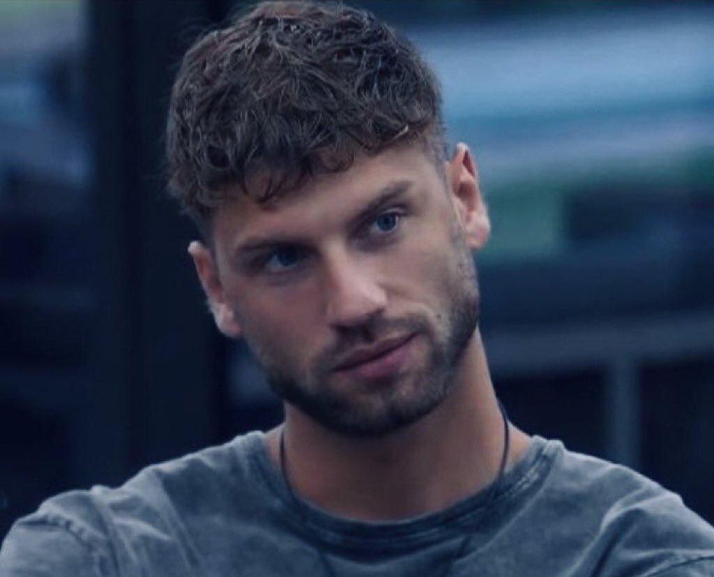 Gh20251456281's tweet photo. Quien será el ganador de esta edición de #GranHermano ? 

Tato ❤️

Ulises 🔁

#GranHermanoArgentina #GranHermanoArgentina2025 #TATOGANADOR #TATOAL9009 https://t.co/KoZfIqDJ7E
