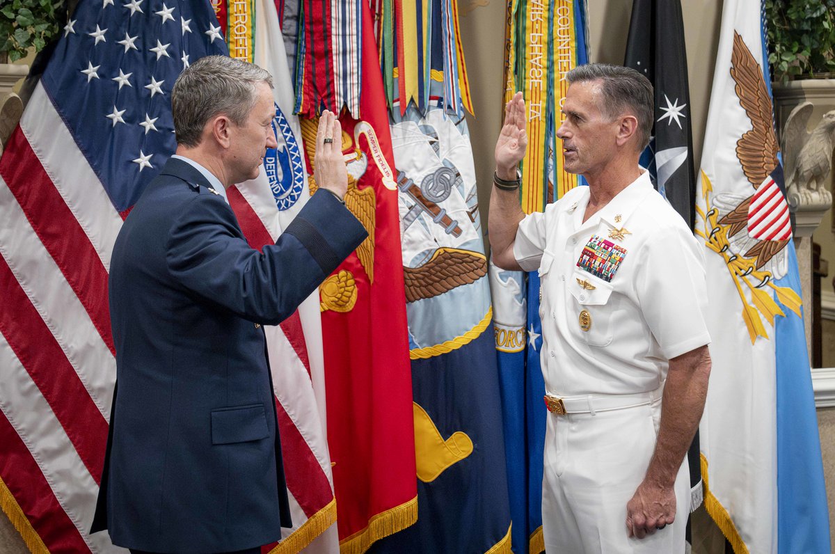 thejointstaff's tweet image. Fleet Master Chief David Isom is now the sixth Senior Enlisted Advisor to the Chairman (SEAC), the highest-ranking noncommissioned officer in the Armed Forces and lead advisor to the Chairman of the Joint Chiefs on force integration and policies impacting enlisted servicemembers.