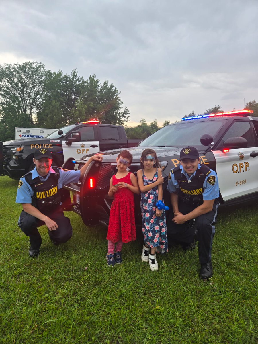 OPP_WR's tweet photo. #HuronOPP Auxiliary Officers were up in #Wingham for a "Touch The Truck" event hosted by a local business. The new #OPP patrol pickup truck was on display and was a big hit! If you would like to volunteer and give back to your community, consider the #OPPAuxiliaryUnit and check out the details at https://t.co/MKfiSBVzdo #volunteering #northhuron #touchatruck #emergencyresponders #communityengagement ^cs.
