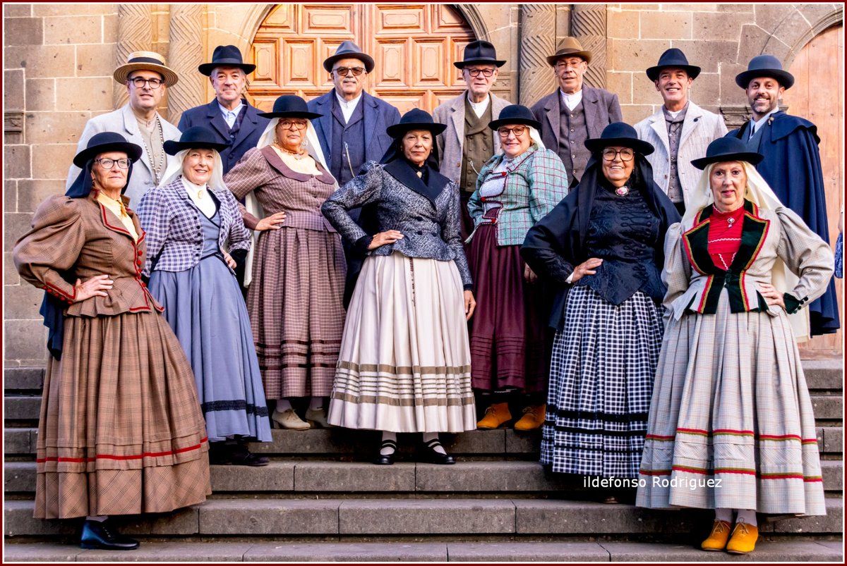 FOLKLORE NACIONAL – ISLAS CANARIAS

En esta edición, nos acompañarán G.F. Los Cebolleros de Gáldar (toque y canto) y A.F.B. Los Cabuqueros de Arucas (baile).

Más info: festisierra.com/folklore-nacio…