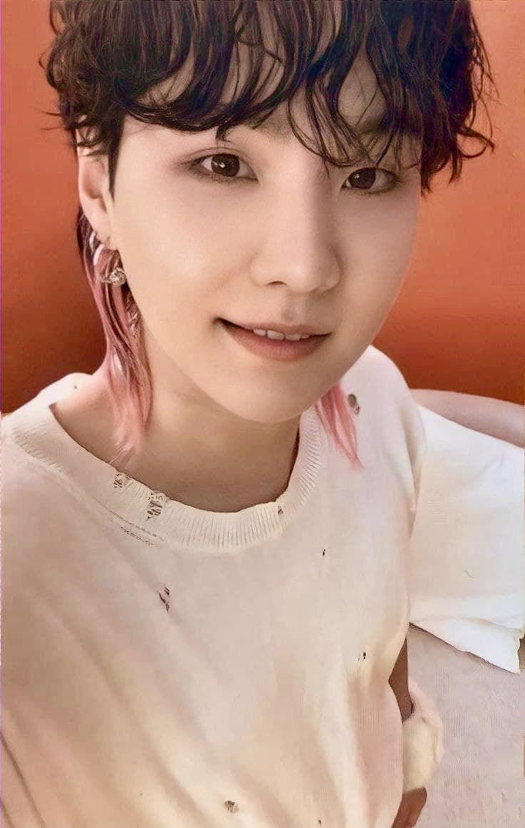 hansool_'s tweet photo. Hej, czy ktoś ma na sprzedaż tę kartę Yoongiego z Butter cream ver.? 

Kupiłabym albo wymieniła się, jeśli akurat będę posiadać w kolekcji konkretną kartę :]

#trade #yoongi #photocard #btsbutter https://t.co/PSNWjV3B4B