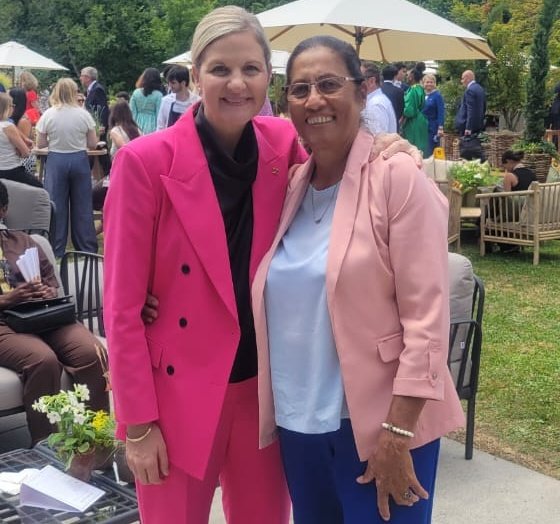 InderCuba's tweet photo. La vicepresidenta del Comité Olímpico Cubano, María Caridad Colón, asistió, en su calidad de miembro del Comité Olímpico Internacional, al acto de investidura de la exnadadora zimbabuense Kirsty Coventry como presidenta de ese organismo. #Cuba #DeporteCubano https://t.co/UpRLUS1Ti2