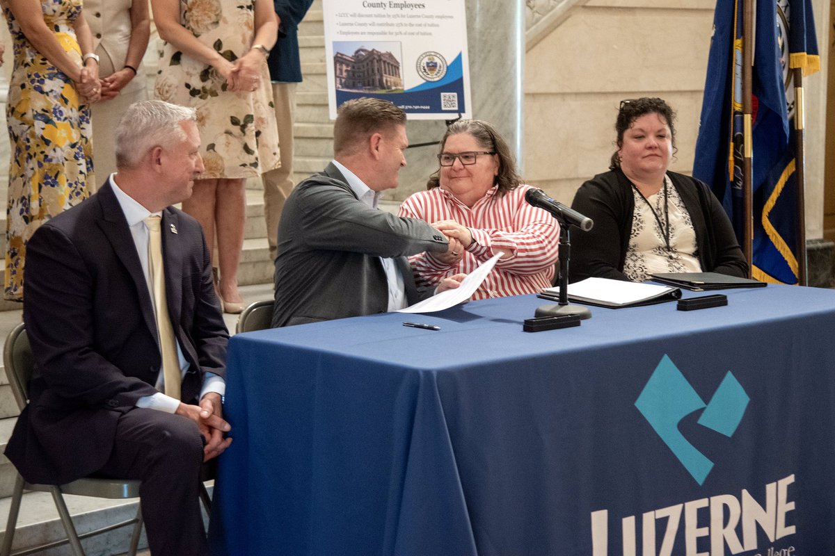 LuzerneCC's tweet image. Historic Partnership Announcement! Luzerne County and LCCC have launched an innovative workforce development partnership to strengthen our region’s workforce and open new educational pathways for county employees!