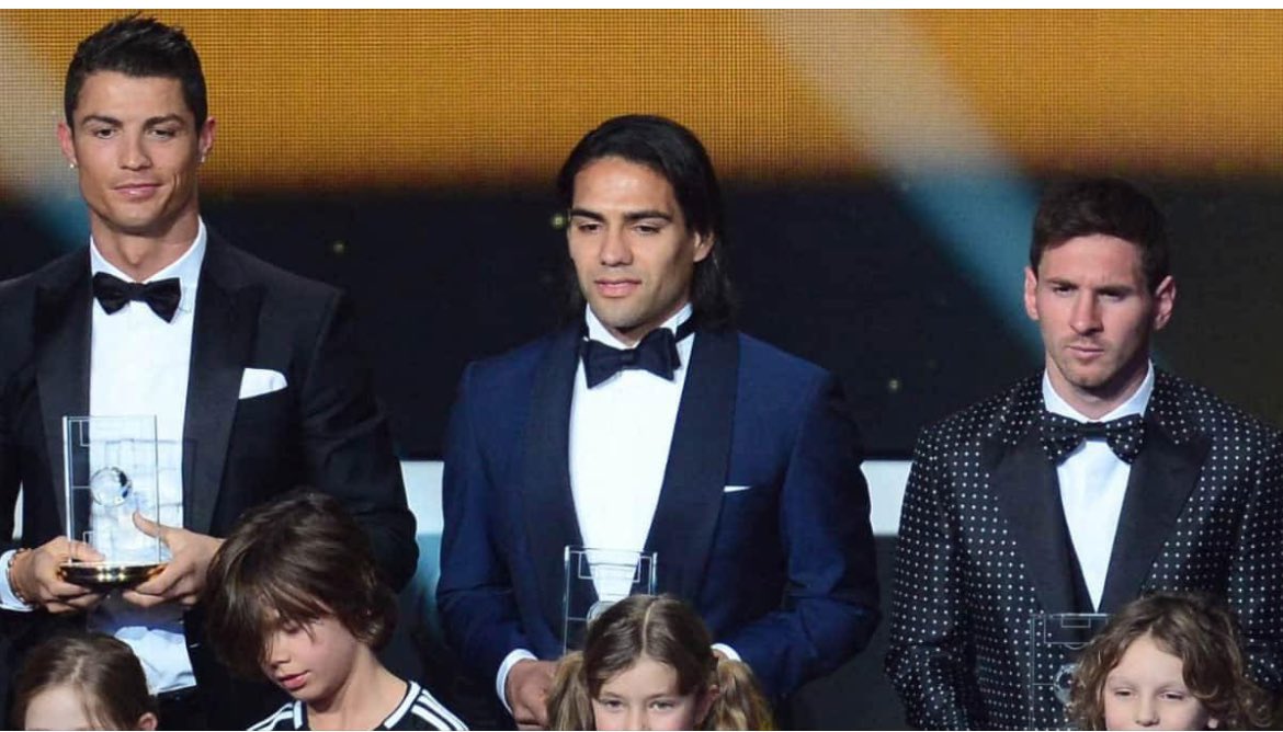 Pache Andrade (@pacheandrade) on Twitter photo A ningún otro jugador de fútbol nuestro la crítica mundial lo ha declarado el mejor del orbe en su puesto.
Por eso se entiende la devoción de la verdadera afición universal por <a href="/FALCAO/">Radamel Falcao</a>.
Hay despistados, por odio al equipo de su alma, que quieren desconocer su grandeza histórica. A ningún otro jugador de fútbol nuestro la crítica mundial lo ha declarado el mejor del orbe en su puesto.
Por eso se entiende la devoción de la verdadera afición universal por <a href="/FALCAO/">Radamel Falcao</a>.
Hay despistados, por odio al equipo de su alma, que quieren desconocer su grandeza histórica.