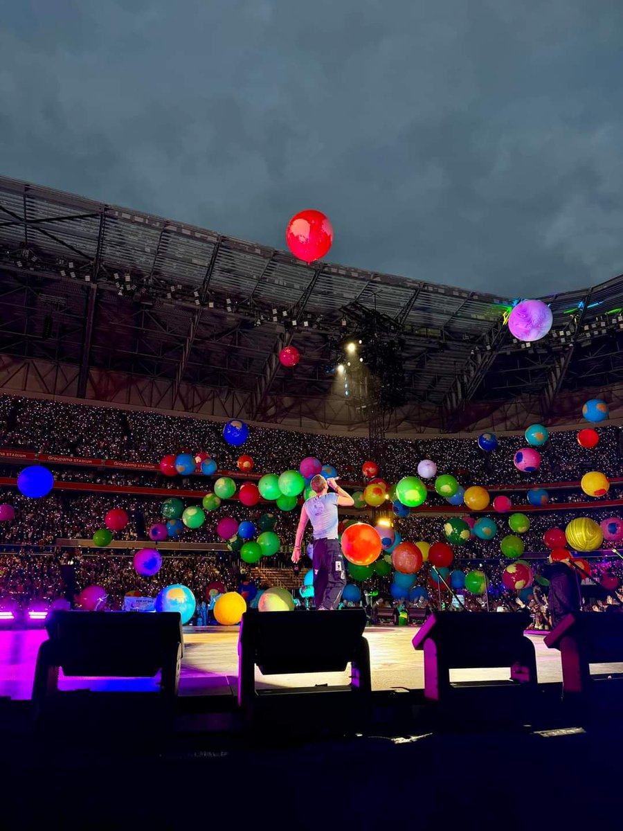 JulienVilela5's tweet photo. Déjà un an ! #ColdplayLyon @ColdplayFrance @coldplay https://t.co/xkG1L44E3w