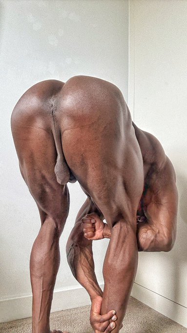 Watch Daniel Shoneye's leaked NSFW photo on TwXstars