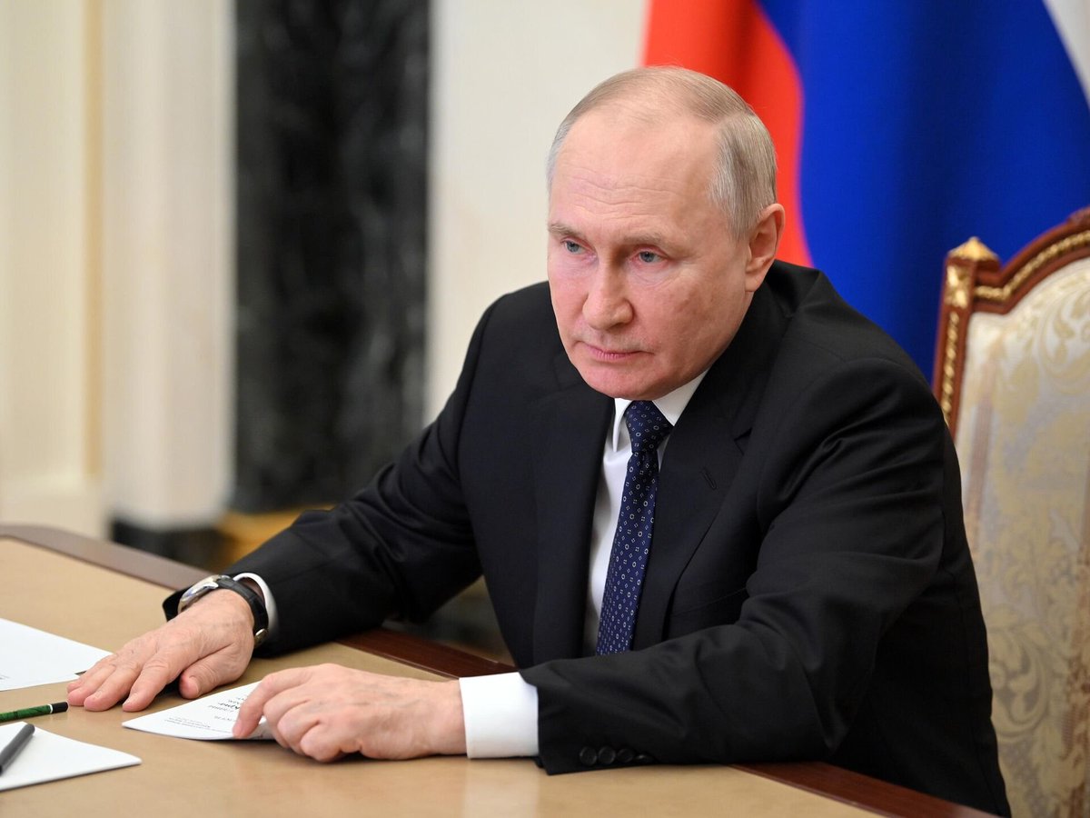 Россия предупреждает-президент США Трамп открыл "ящик Пандоры" своим нападением на Иран, и никто не знает к каким последствиям это приведет

И Иран ответил.. 
Нанес удары по военным базам США в Катаре-Ираке-Кувейте и Бахрейне

На Ближнем Востоке не должно быть ни одной базы США