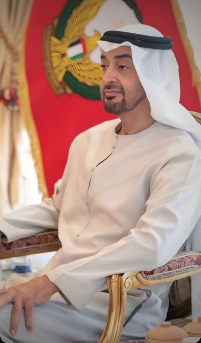 ياسيدي فيك القوافي شاعله
منبر جزيلات القوافي بك تسيد
حرٍ كفخ عند الشبور  الطايله
 يطنخ على العليا وله راي سديد
#MBZ
#UAE