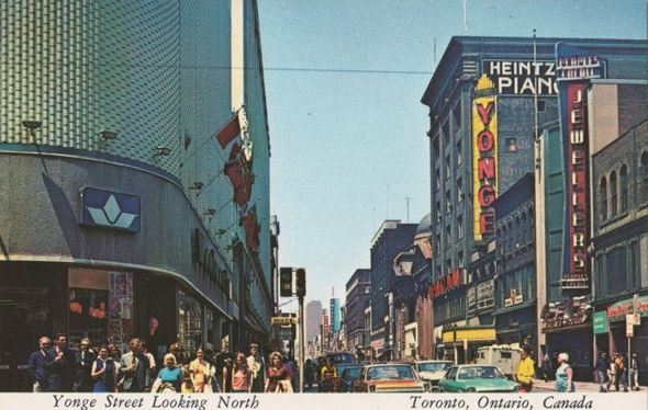 Who are you sending this postcard to on your trip to Downtown Yonge? 💙

#DowntownYonge