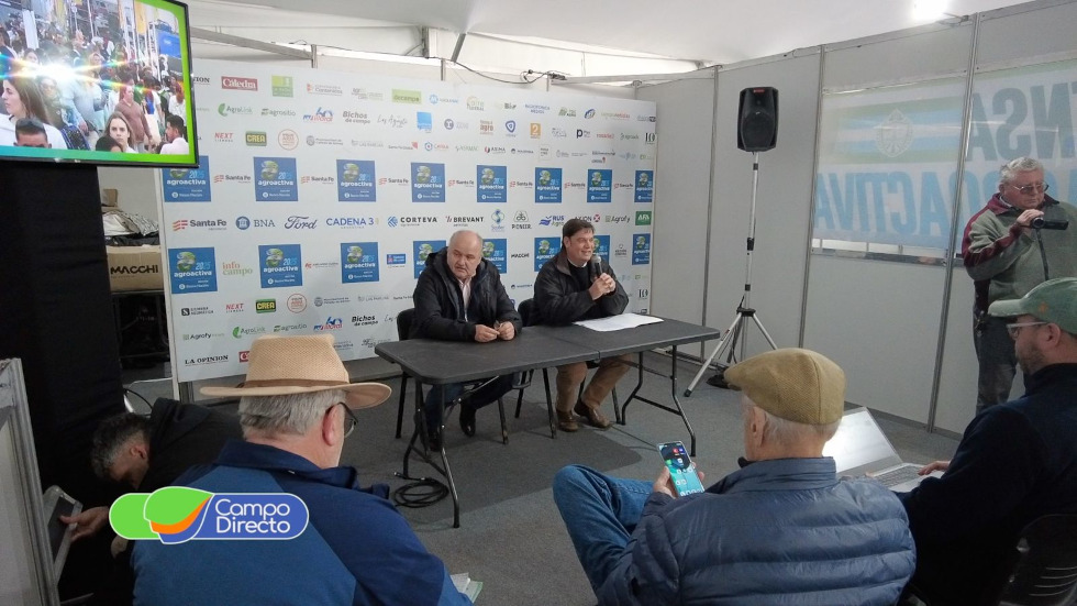 Campo Directo (@campodirecto) on Twitter photo El <a href="/IPCVA/">IPCVA</a> compartió en <a href="/AgroActiva/">AgroActiva</a> 2025 importantes novedades vinculadas al comercio internacional de carnes. <a href="/carne_argentina/">Carne Argentina IPCVA</a>
Georges Breitschmitt, presidente del organismo, expuso los resultados de la reciente gira comercial por Asia. El <a href="/IPCVA/">IPCVA</a> compartió en <a href="/AgroActiva/">AgroActiva</a> 2025 importantes novedades vinculadas al comercio internacional de carnes. <a href="/carne_argentina/">Carne Argentina IPCVA</a>
Georges Breitschmitt, presidente del organismo, expuso los resultados de la reciente gira comercial por Asia.