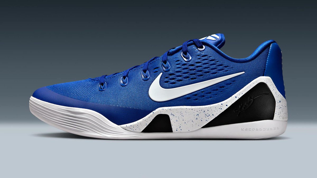 JustFreshKicks's tweet photo. OFFICIAL LOOK: Nike Kobe 9 Elite Low “Team Bank” Collection 🐍

🗓️ Fall 2025 https://t.co/9G4J0Vlqg5