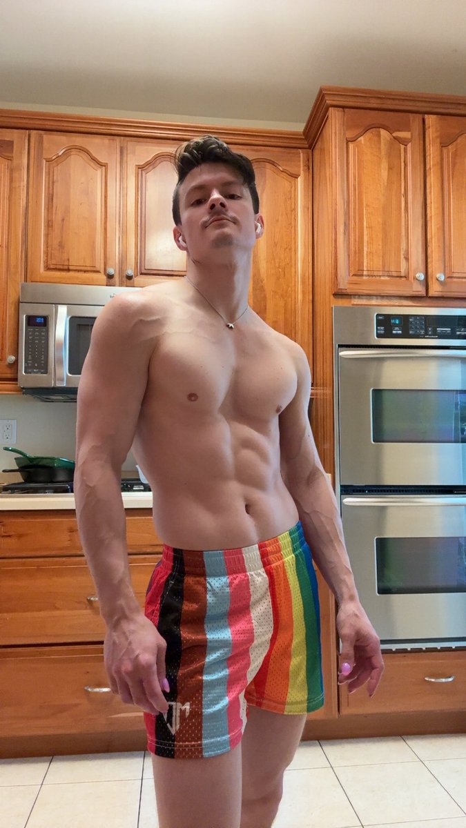 tylerxxxsweet's tweet photo. So many oomfies said I look daddy. What do you think? https://t.co/c8BTeilKbD