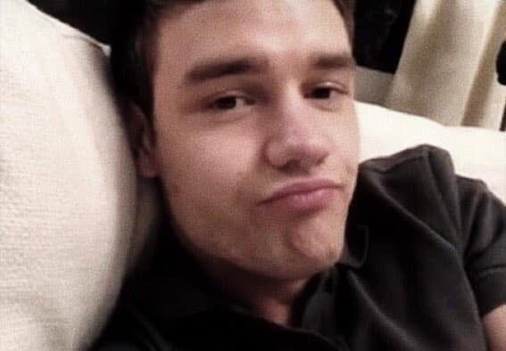 “eu ficaria do seu lado a noite toda se eu soubesse como salvar uma vida” 🪽