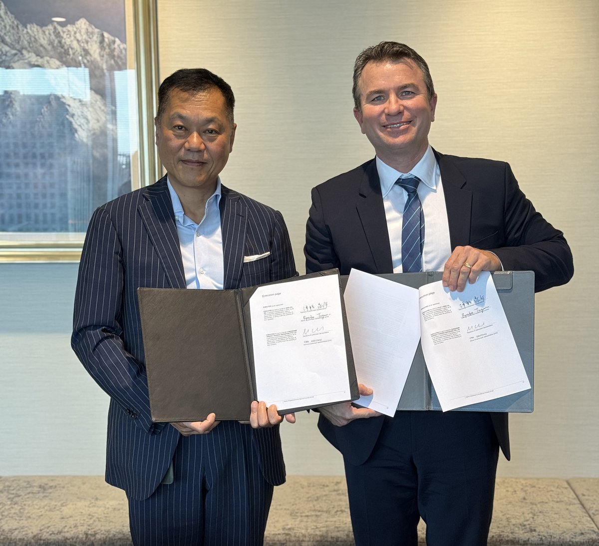 📢 News alert: We've signed a new non-binding HOA with our long-time partner JERA for the delivery of LNG cargoes to Japan each winter from 2027 🇦🇺🇯🇵❄️ Link: bit.ly/4liwPoQ 
#WoodsideEnergy #JERA #JBIC #EnergySecurity #LNG #ScarboroughEnergyProject