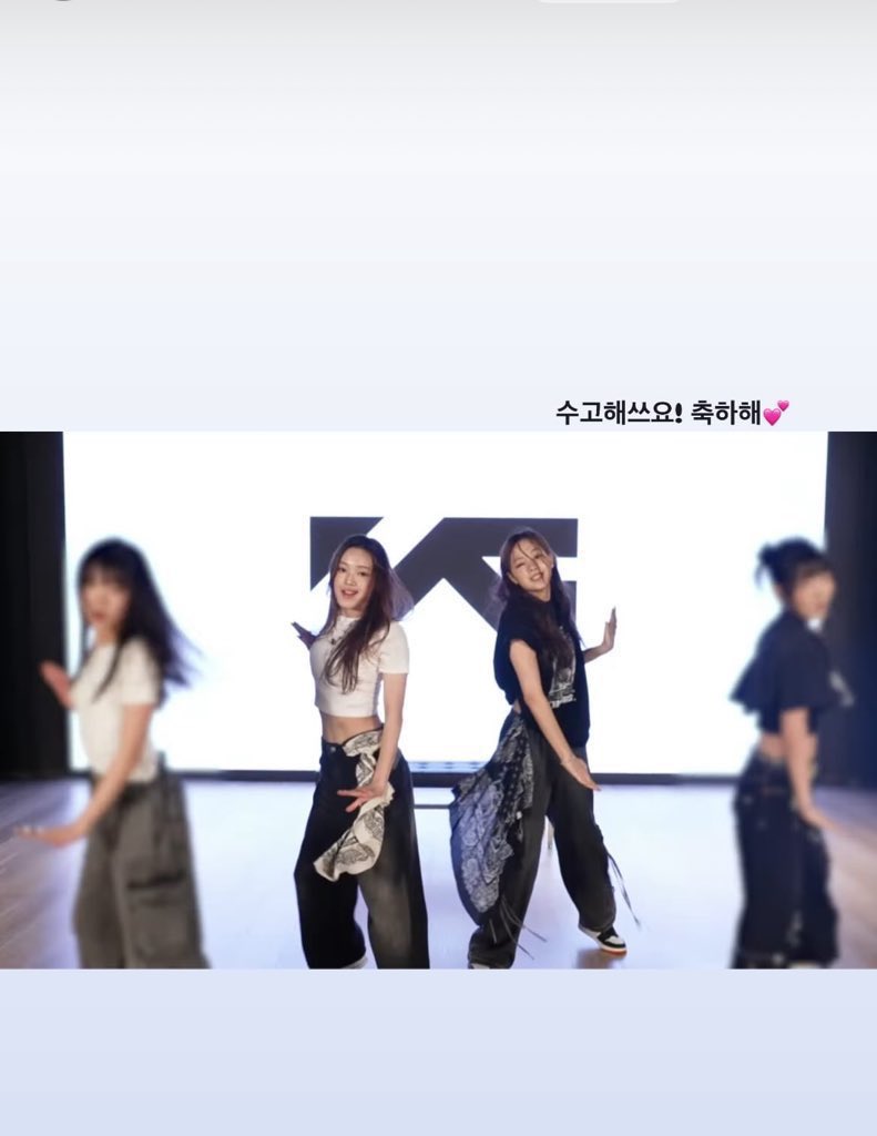 YGGirlsBrasil's tweet photo. A trainee de camisa branca que apareceu no vídeo de dança da #EVELLI e da #CHANYA saiu da YG recentemente e criou um perfil no Instagram, onde ela apoiou o vídeo das meninas.

Ela se chama HANNA e é da 09L.

#YGNGG #YG_NEXT_MONSTER #YG https://t.co/bcQSKoNCdI