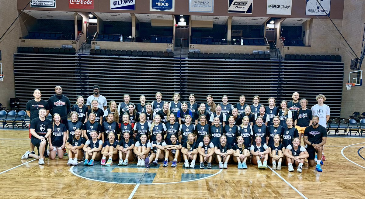 2️⃣0️⃣2️⃣5️⃣ Who’s Next Combines are in the books 📚‼️

We had over 1️⃣3️⃣0️⃣+ athletes from all over the Midwest who joined us for a fantastic two days of 🏀!

Big thanks to all the athletes, coaches, media, and college coaches that came out to make it a top tier event!

#SanfordSports