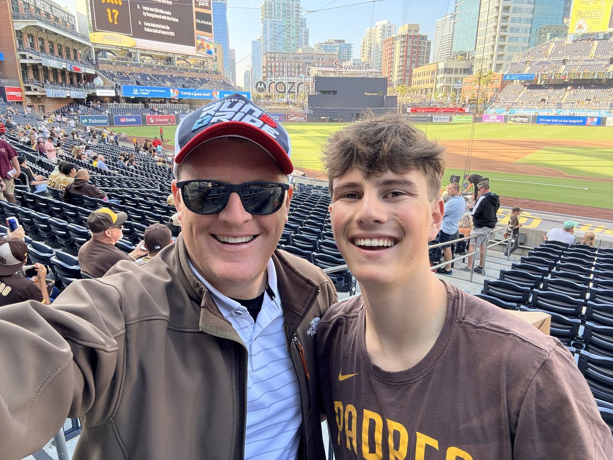 elefkowitz's tweet photo. Let’s go @Padres  #ForTheFaithful https://t.co/9zpWAXAiXd