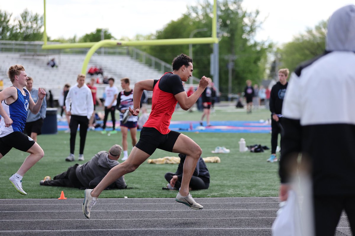 Savy_vath's tweet image. Track SZN PRs 🏃🏽♂️⚡️
.96 10m fly (23.31 mph)
14.98 110mh (State Qual)
11.60 100m
20' 9" Long Jump
41' 5" Triple Jump
40.62 300mh
24.00 200m
With only running the 100m twice, and 200m and Triple Jump once. @KyleRiggott @JMRocketFB