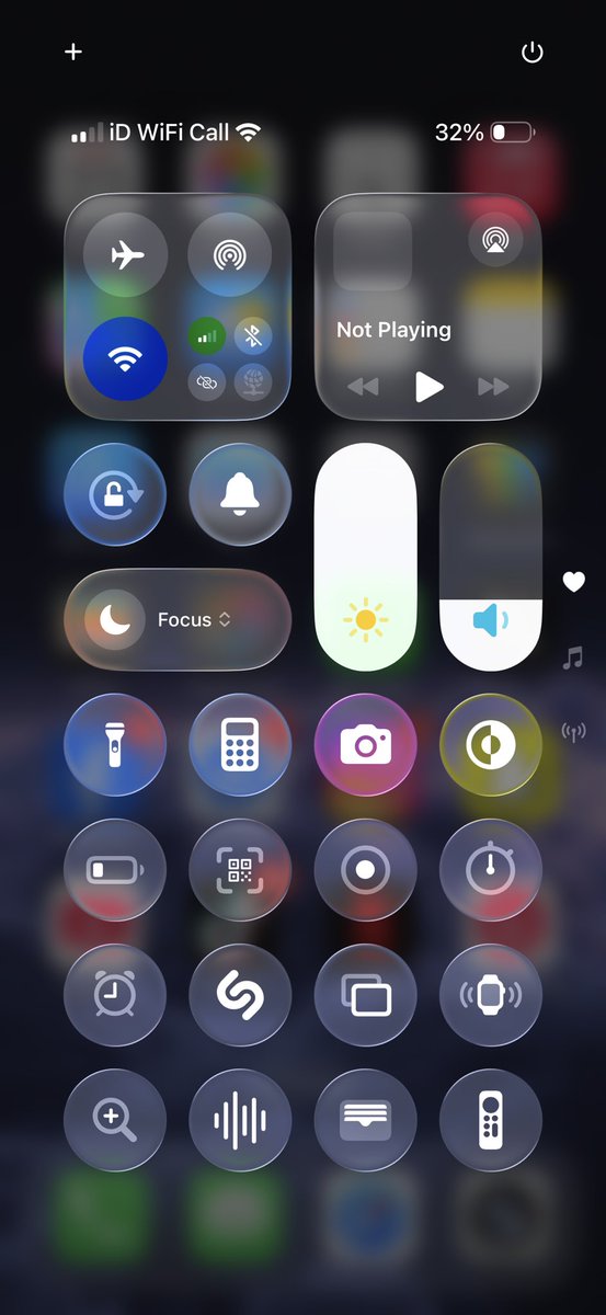 JowenBaxter's tweet image. Apple fixed the transparency for the control centre and notifications with iOS 26 beta 2 looks so much better!!!
#Apple #iOS26 #iOS26Beta2 #iphone