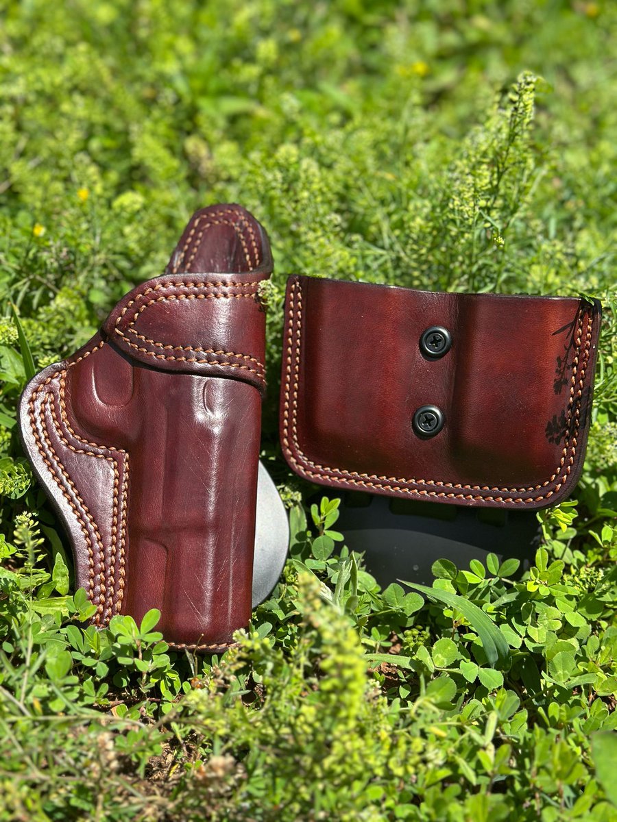 MTRCustomLthr's tweet photo. Tactical Paddle Bundle set for the @browningfirearms hi-power 9/40 in our custom mahogany full grain leather with limited edition copper double stitching with an internal liner! https://t.co/01Bt7fFfuu