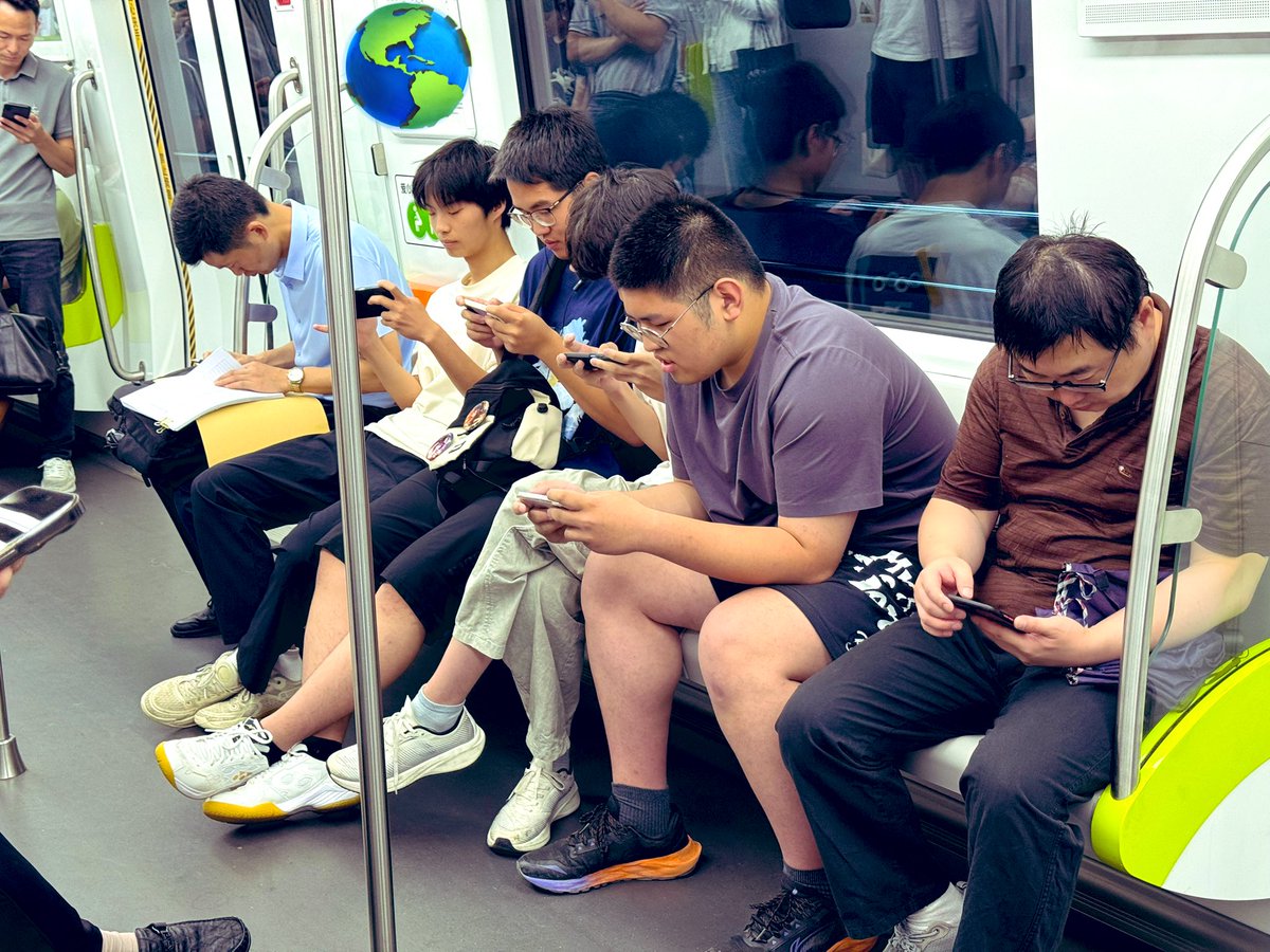 2SeeTheW0rld's tweet photo. 今日地铁🚇 https://t.co/kL7DWbmHIz