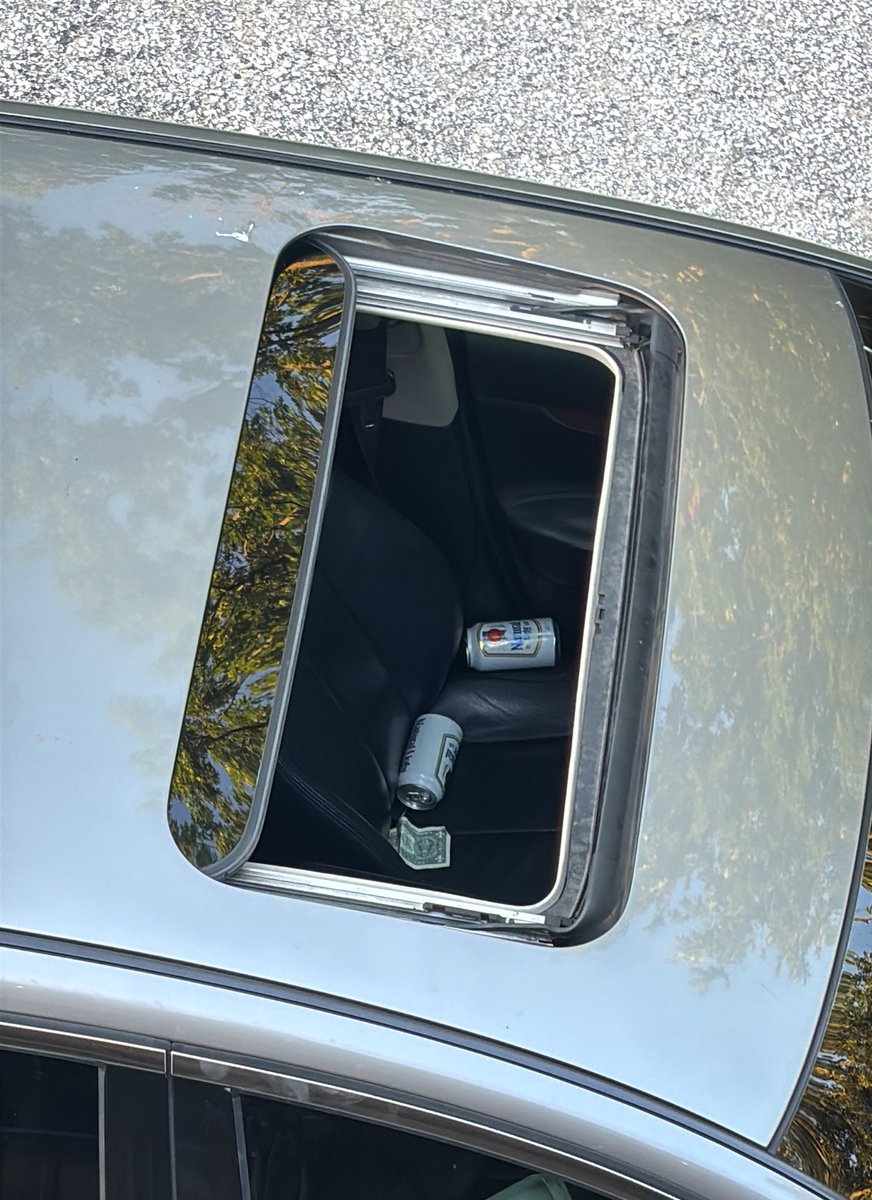 SenorBeerNTits's tweet photo. Uber Eats guy with a crazy drivers seat combo https://t.co/YG6gWOsLFN