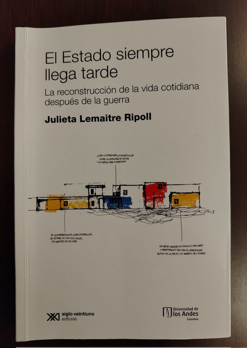 Qué interesante este libro etnográfico de Julieta Lemaitre. Sobre cómo las víctimas de desplazamiento forzado reconstruyen su vida.
"Si no separamos el evento (violento) de la vida cotidiana que lo precede y lo sucede encontramos la verdadera dimensión del poder los hechos"