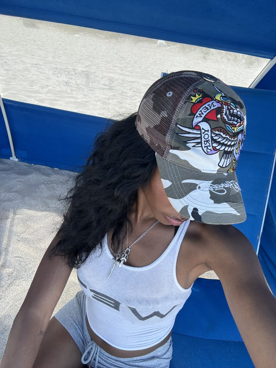 malwaves2's tweet image. Fun trip 🥂