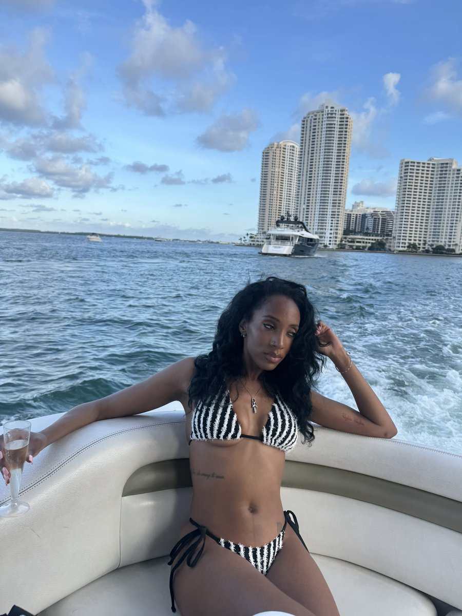 malwaves2's tweet image. Fun trip 🥂