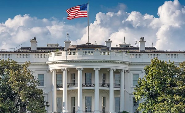 رويترز عن مسؤول كبير بـ #البيت_الأبيض: #إسرائيل توافق على وقف إطلاق النار إذا التزمت #إيران بعدم شن هجمات مستقبلية

* إيران أبلغت الولايات المتحدة أنها لن تشن مزيدا من الهجمات